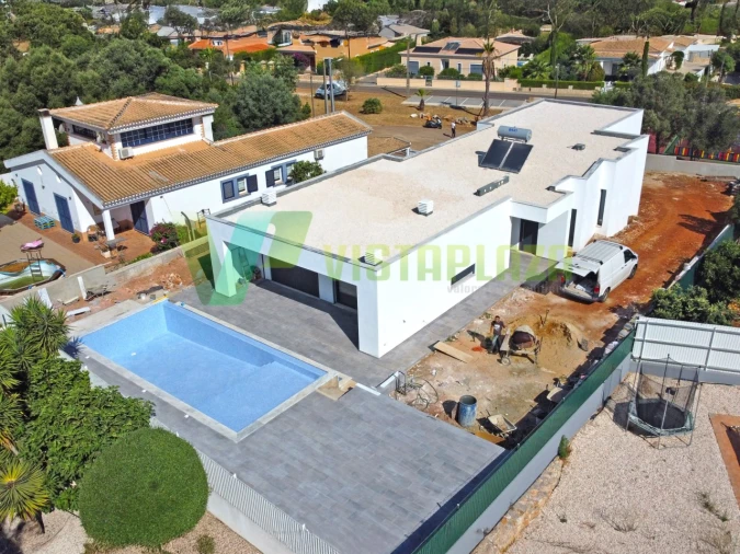 Moradia T3 para Venda em Mexilhoeira Grande Foto 2