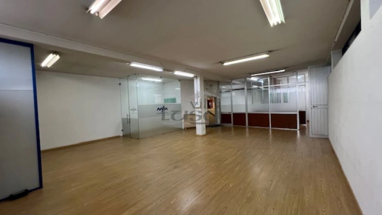 Armazém para Venda em Avintes Foto 16