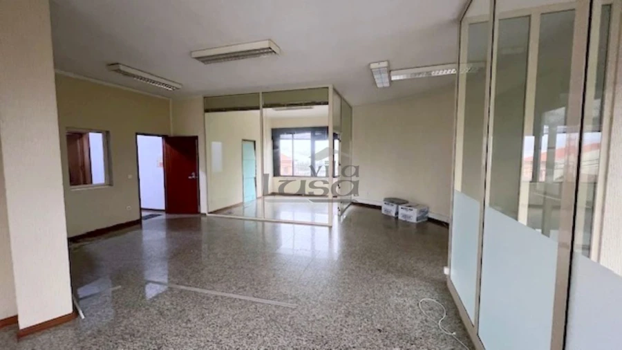 Armazém para Venda em Avintes Foto 9