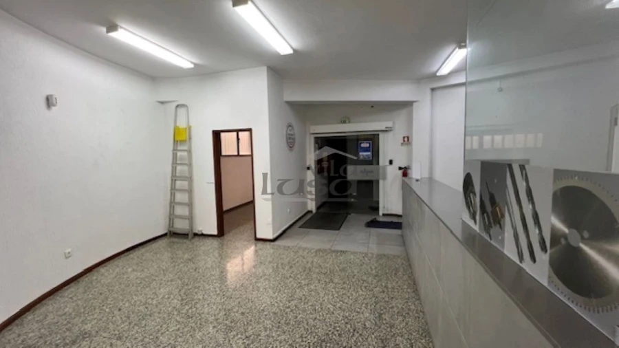 Armazém para Venda em Avintes Foto 17