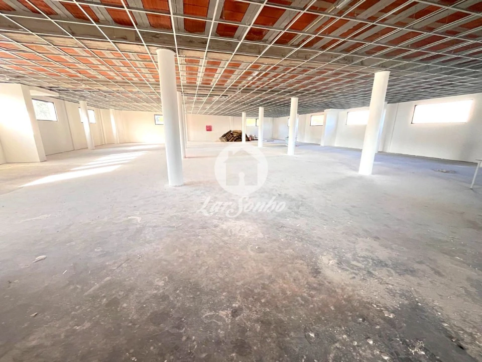 Armazém para Arrendamento em Abade de Neiva Foto 3