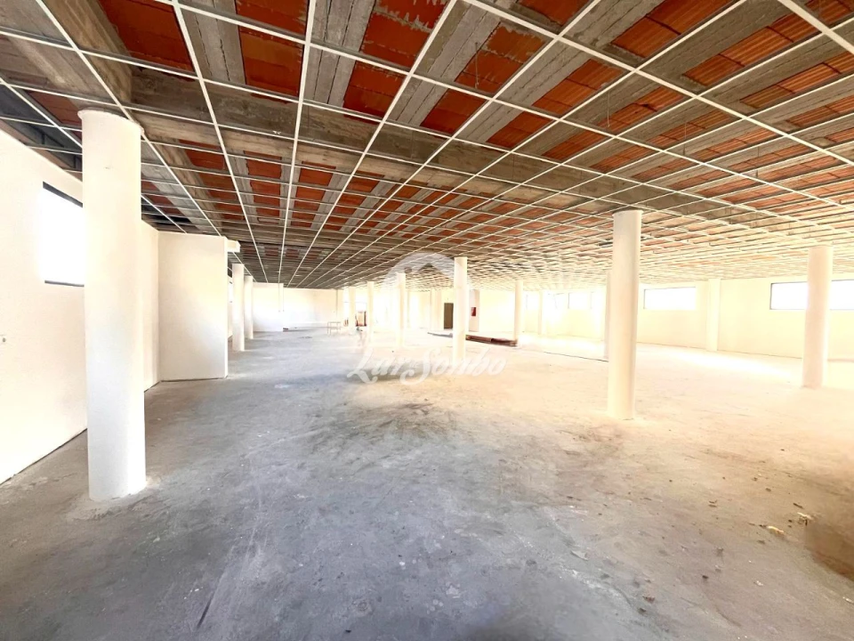 Armazém para Arrendamento em Abade de Neiva Foto 9