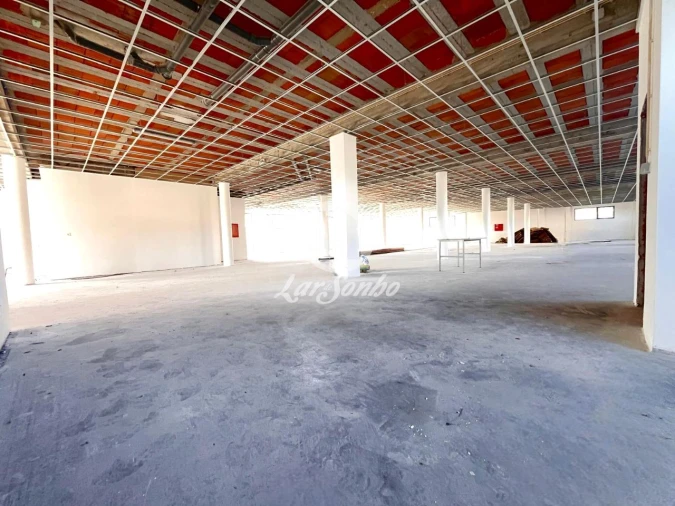 Armazém para Arrendamento em Abade de Neiva Foto 4