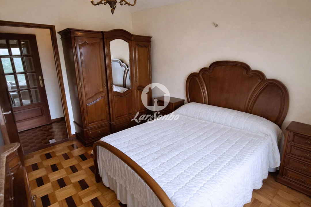 Moradia T4 para Venda em Estela Foto 8