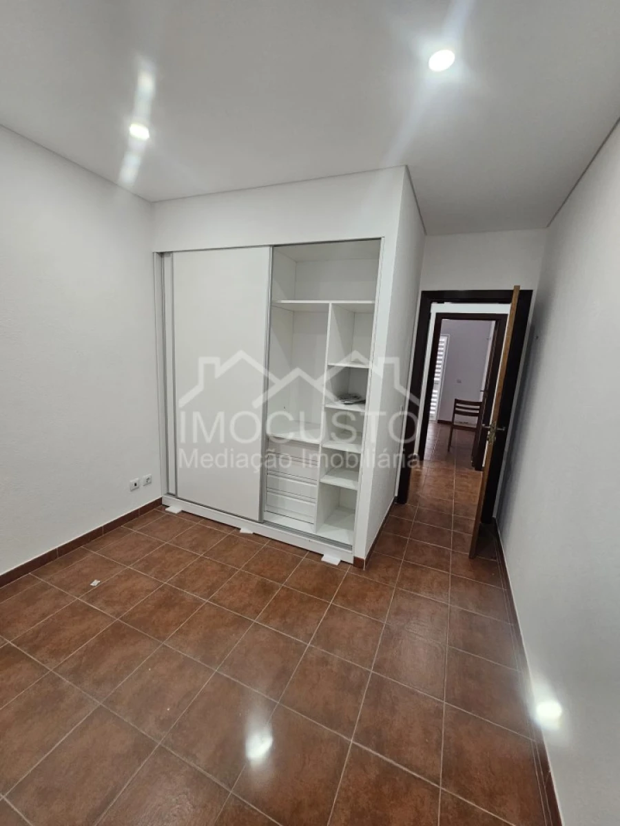 Moradia T2 para Venda em Monte Gordo Foto 4