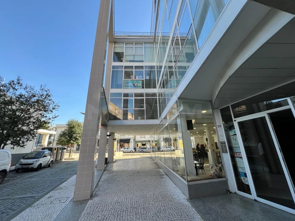 Escritório para Arrendamento em Vila Nova de Famalicão e Calendário Foto 3