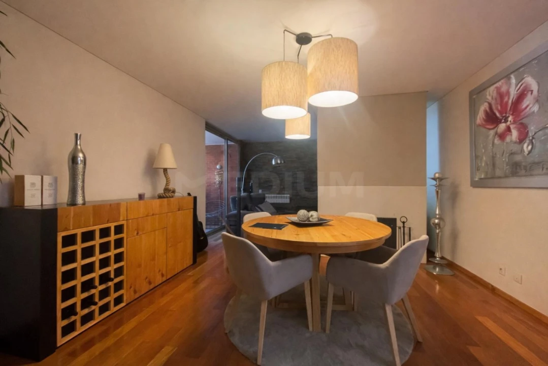 Apartamento T2 para Venda em Milheiros Foto 2