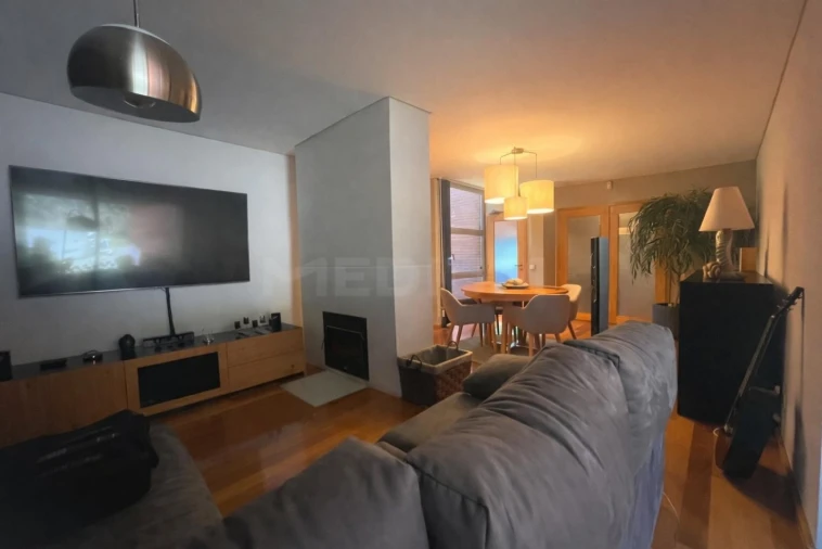 Apartamento T2 para Venda em Milheiros Foto 1