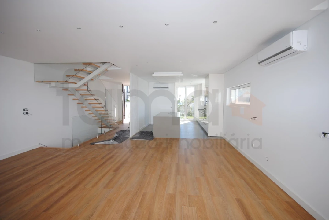 Moradia T3 para Venda em Alcabideche Foto 15