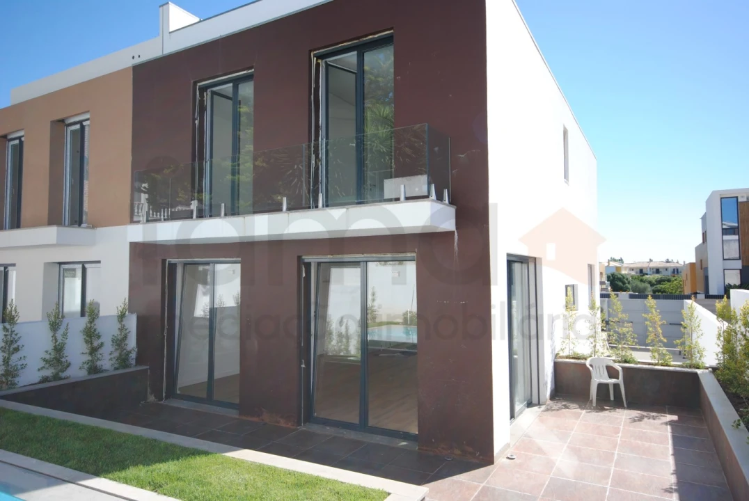 Moradia T3 para Venda em Alcabideche Foto 20