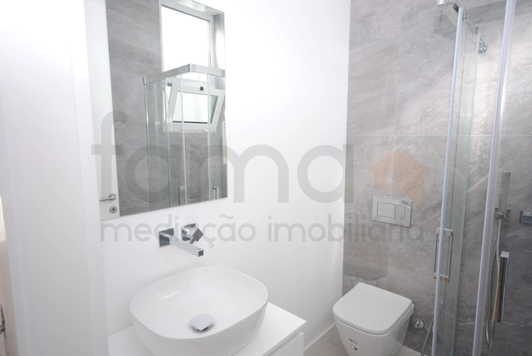 Moradia T3 para Venda em Alcabideche Foto 36