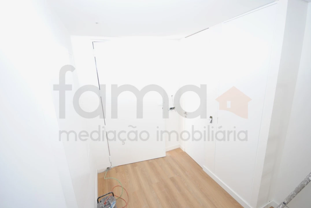 Moradia T3 para Venda em Alcabideche Foto 48