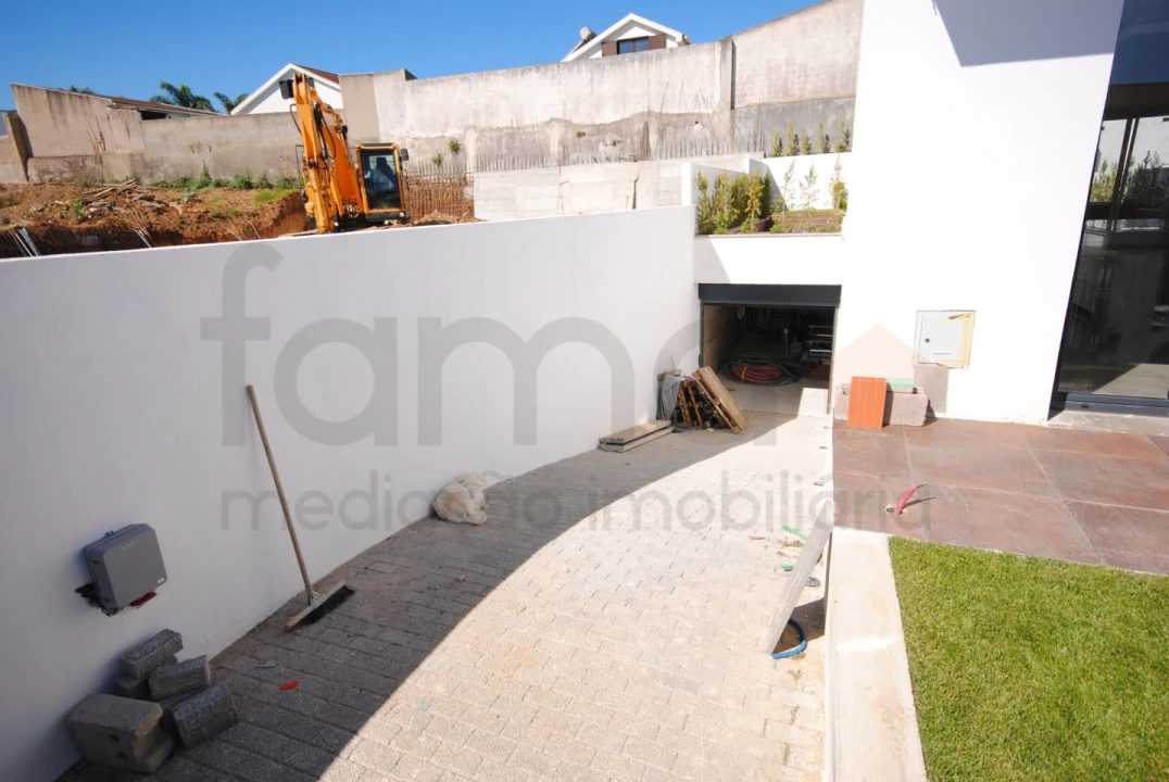 Moradia T3 para Venda em Alcabideche Foto 53