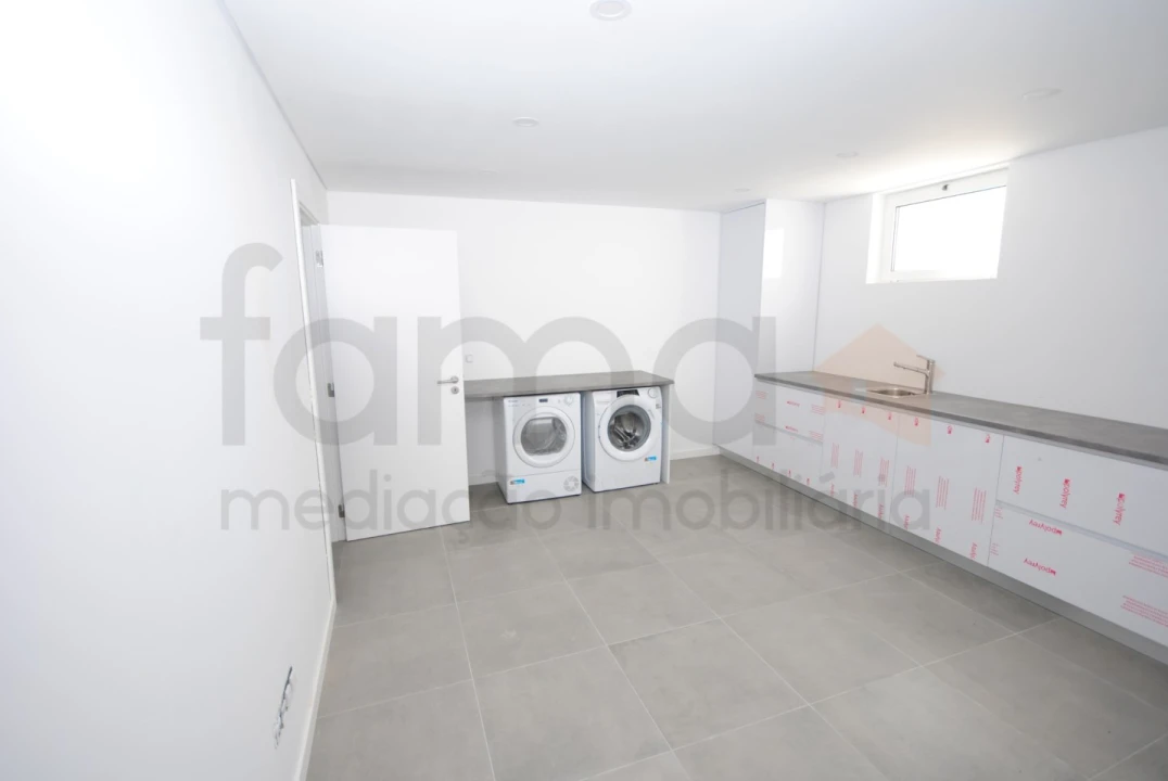 Moradia T3 para Venda em Alcabideche Foto 57