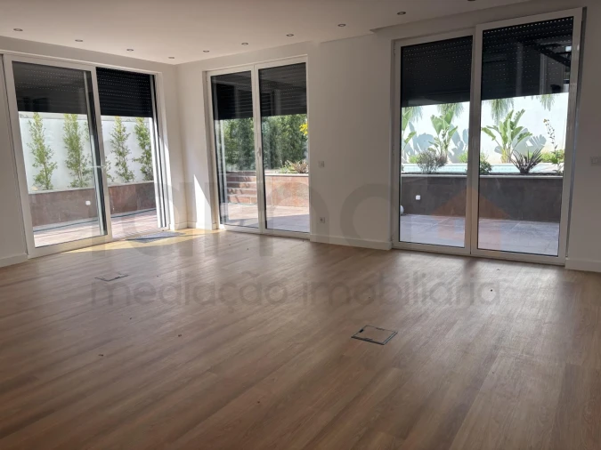 Moradia T3 para Venda em Alcabideche Foto 5