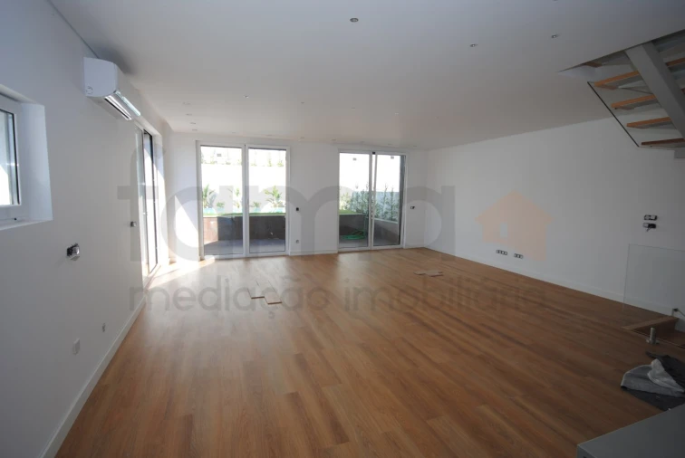 Moradia T3 para Venda em Alcabideche Foto 13