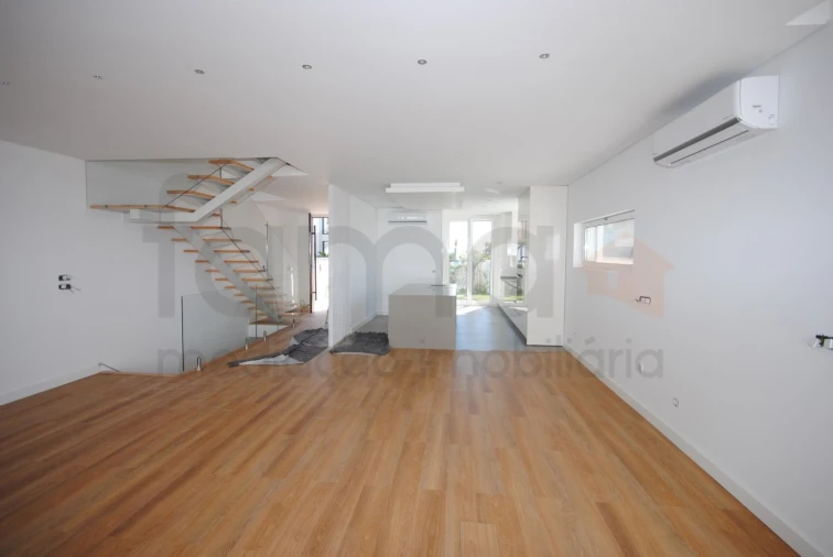 Moradia T3 para Venda em Alcabideche Foto 15