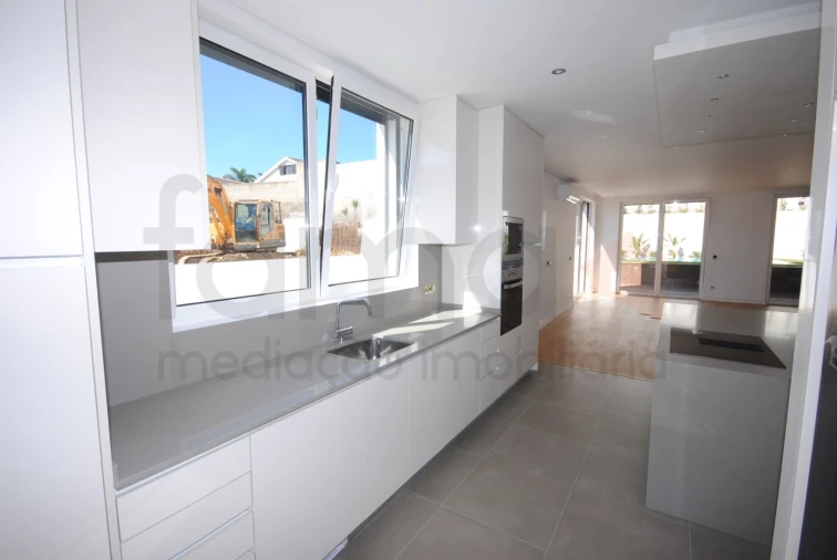 Moradia T3 para Venda em Alcabideche Foto 17