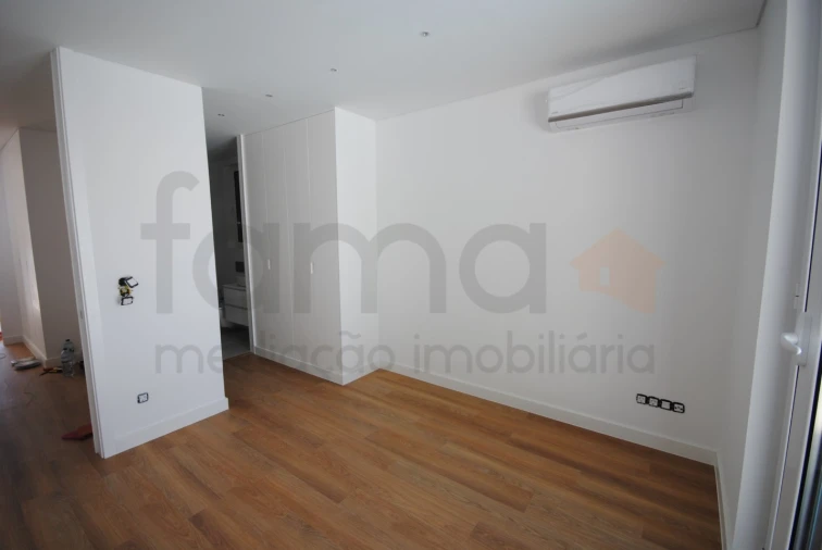 Moradia T3 para Venda em Alcabideche Foto 29