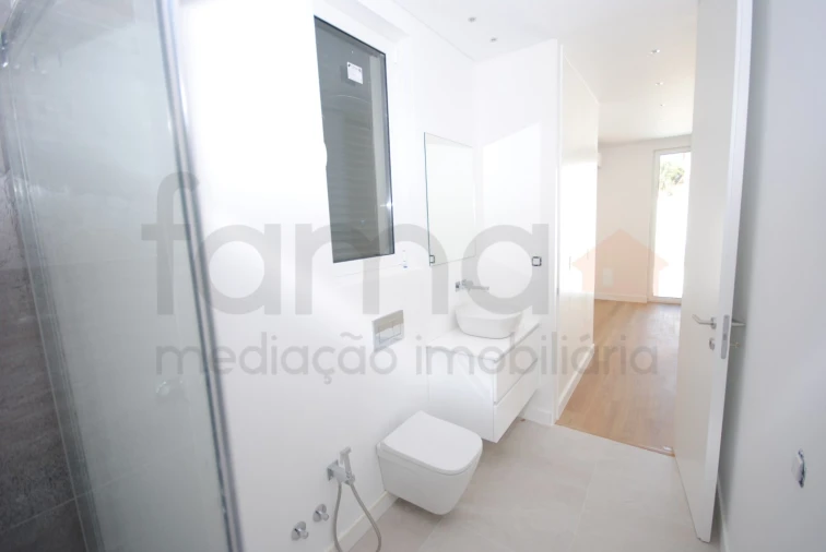 Moradia T3 para Venda em Alcabideche Foto 31