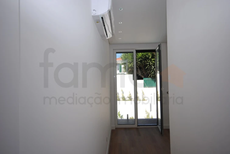 Moradia T3 para Venda em Alcabideche Foto 37