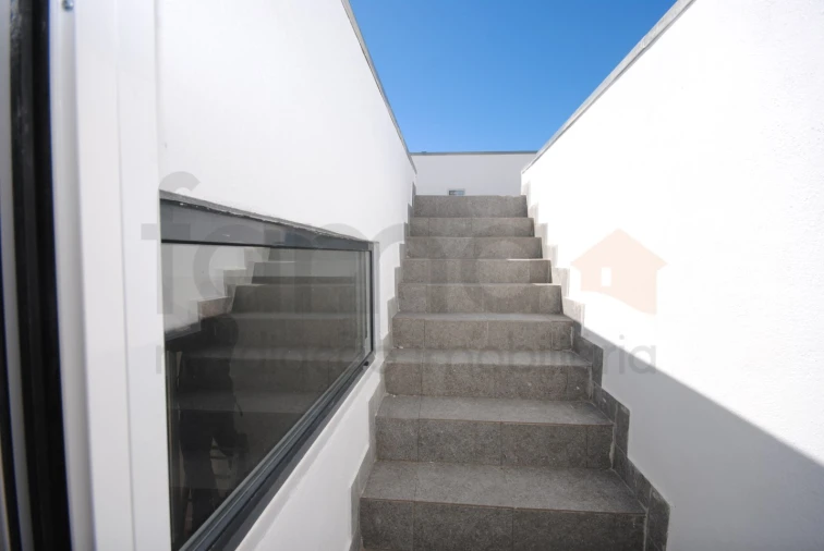 Moradia T3 para Venda em Alcabideche Foto 40