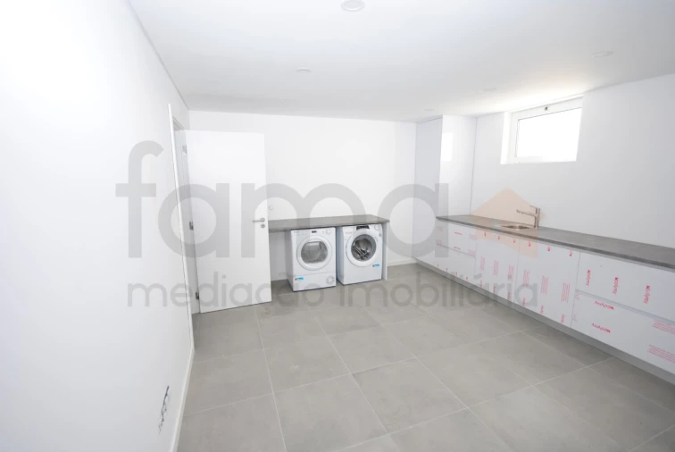 Moradia T3 para Venda em Alcabideche Foto 57