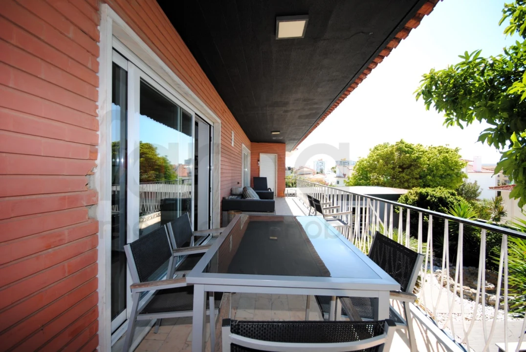 Moradia T8 para Venda em Carcavelos e Parede Foto 16