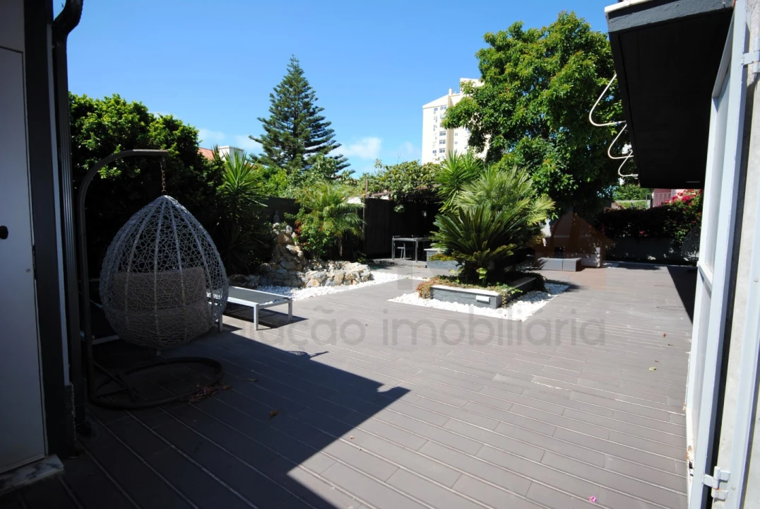 Moradia T8 para Venda em Carcavelos e Parede Foto 27