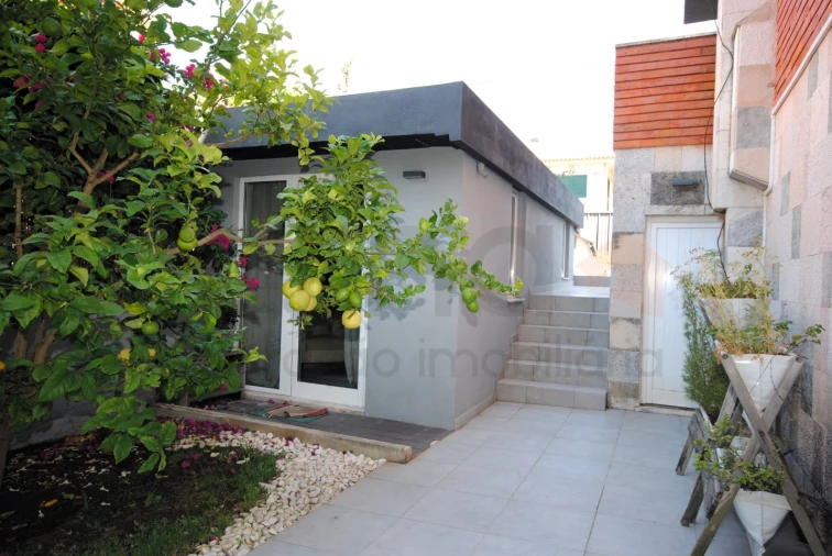 Moradia T8 para Venda em Carcavelos e Parede Foto 31