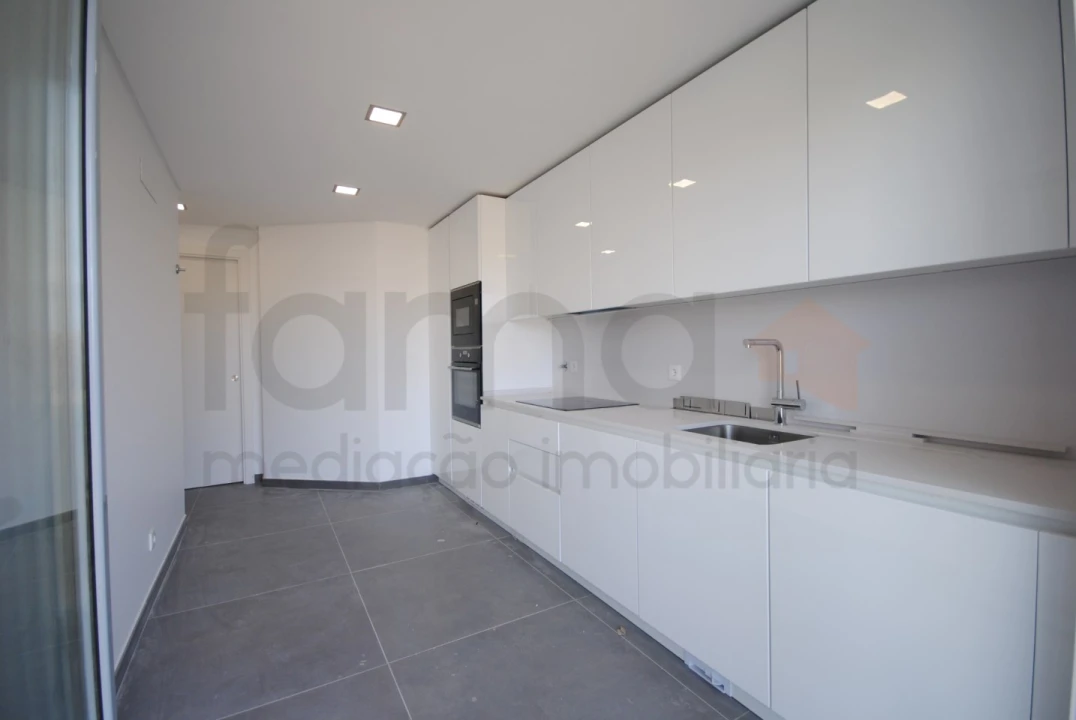 Apartamento T3 para Venda em Carcavelos e Parede Foto 40