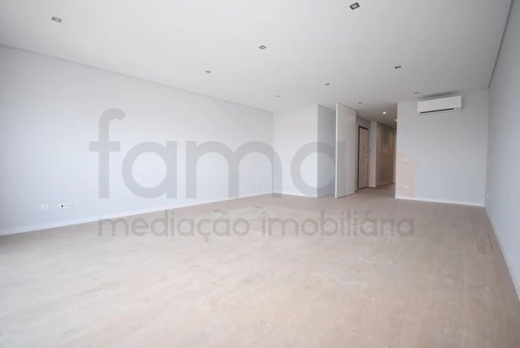 Apartamento T3 para Venda em Carcavelos e Parede Foto 18