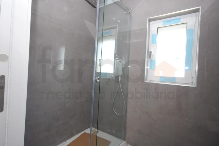 Apartamento T3 para Venda em Carcavelos e Parede Foto 28