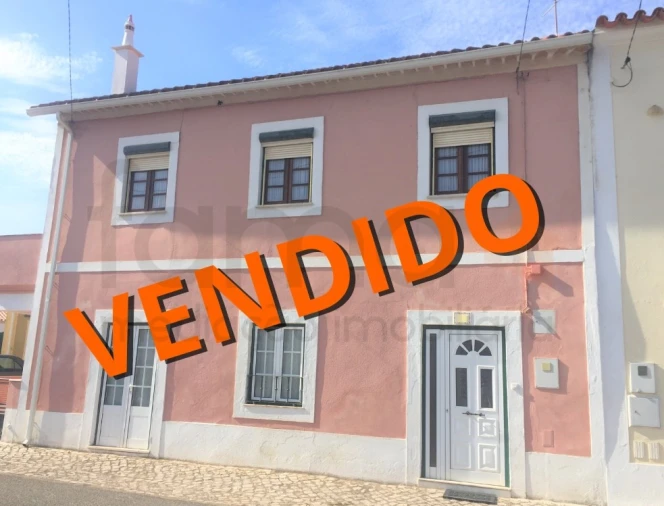 Moradia T2 para Venda em Lamas e Cercal