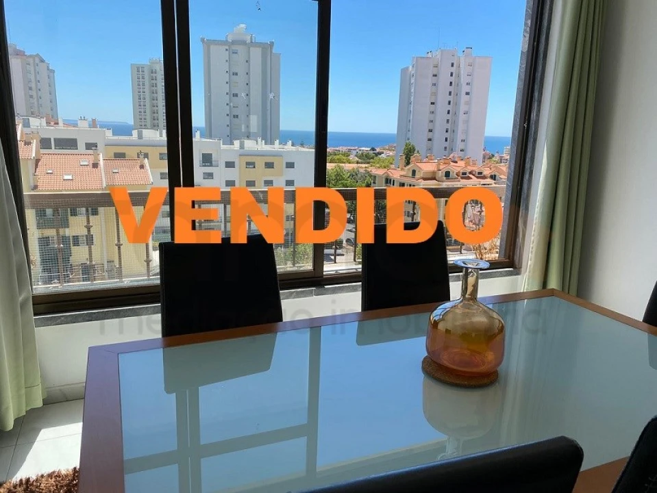 Apartamento T2 para Venda em Carcavelos e Parede Foto 1