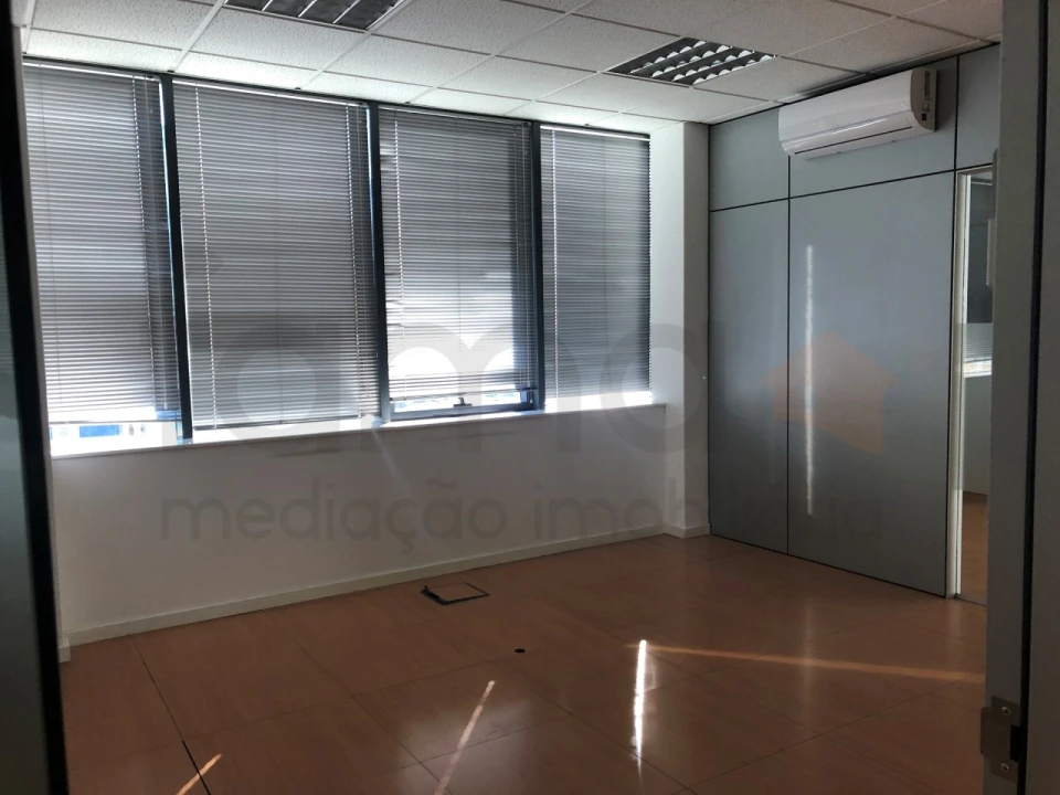 Escritório para Arrendamento em Carnaxide e Queijas Foto 18