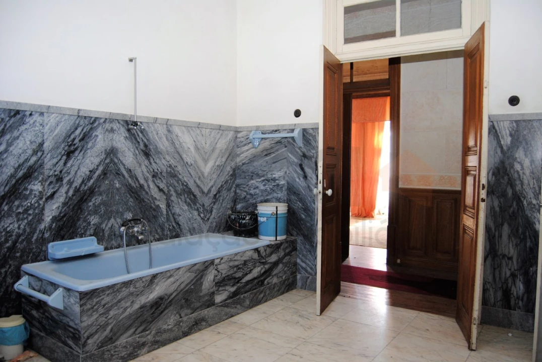 Moradia T20 para Venda em Tortosendo Foto 31