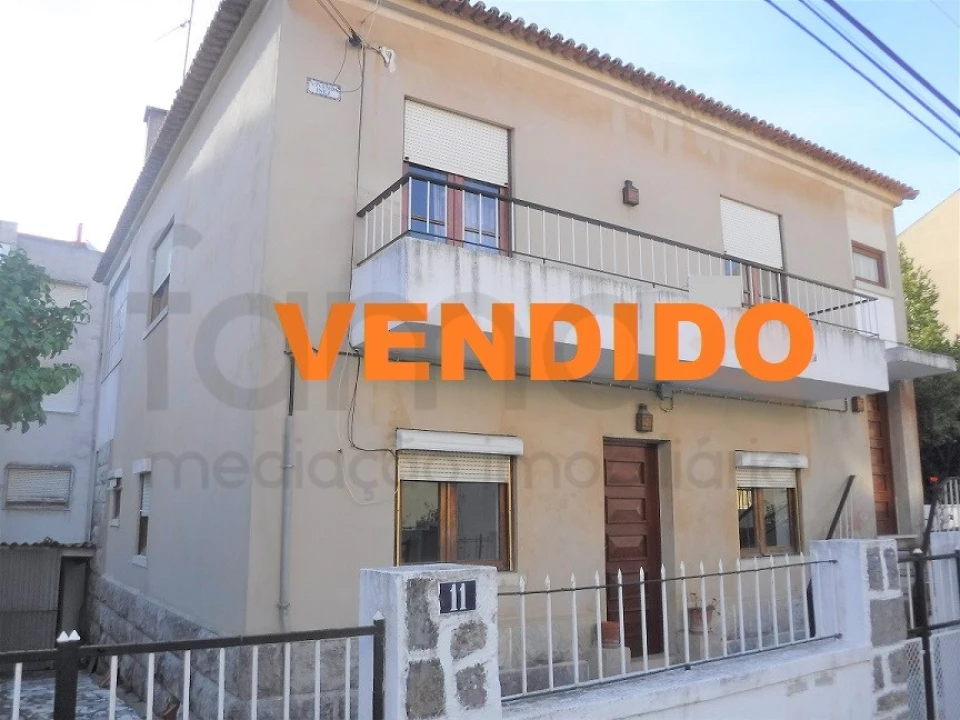 Moradia T6 para Venda em Agualva e Mira-Sintra Foto 1