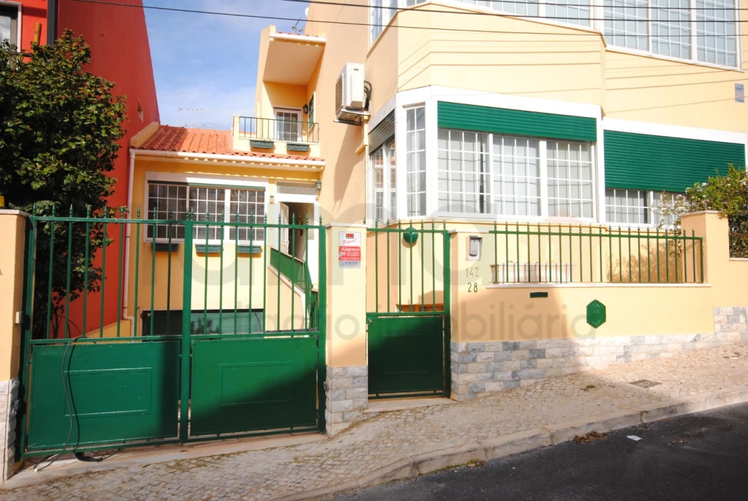 Moradia T5 para Venda em São Domingos de Rana Foto 4