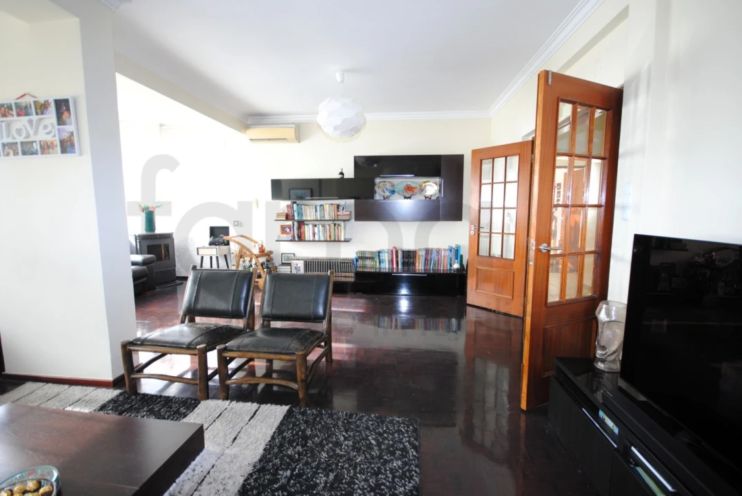 Moradia T5 para Venda em São Domingos de Rana Foto 36