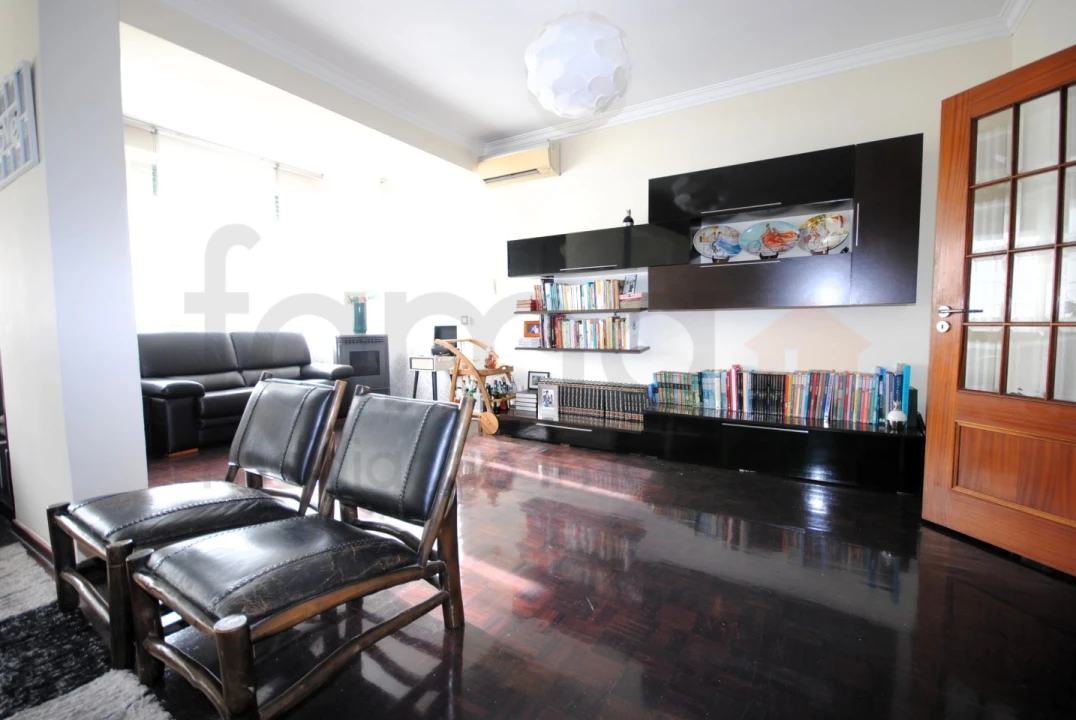 Moradia T5 para Venda em São Domingos de Rana Foto 37