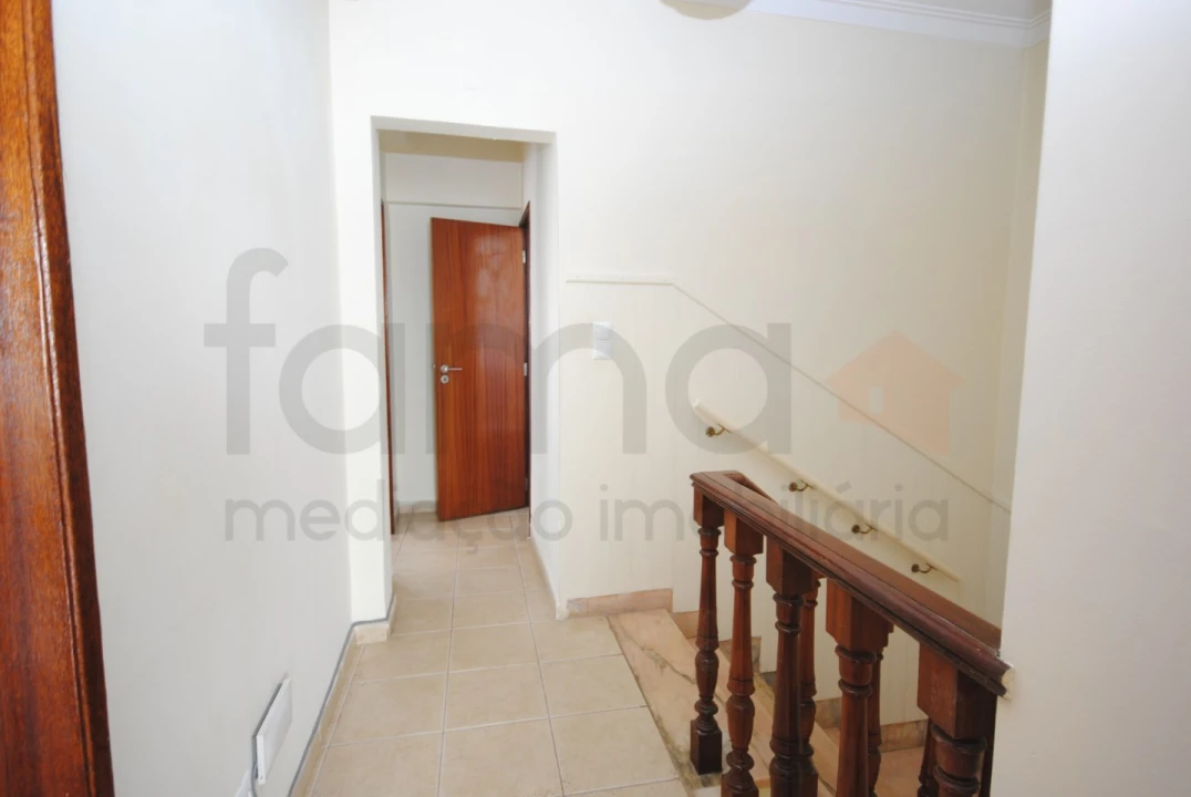 Moradia T5 para Venda em São Domingos de Rana Foto 63