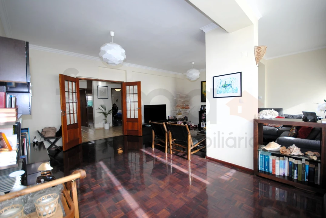 Moradia T5 para Venda em São Domingos de Rana Foto 35