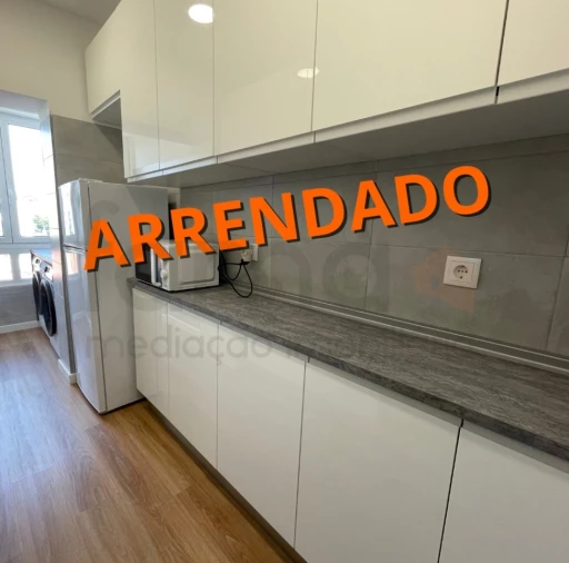 Apartamento T1 para Arrendamento em Carnaxide e Queijas Foto 1