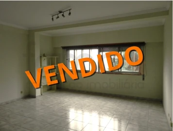 Apartamento T2 para Venda em Massamá e Monte Abraão