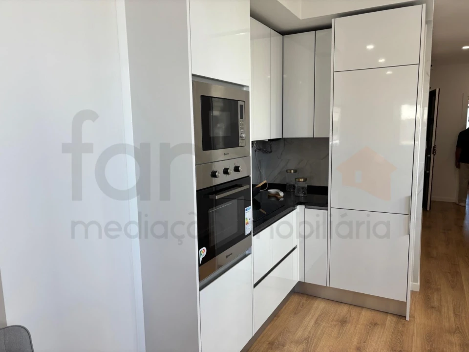 Apartamento T3 para Venda em Benfica Foto 4