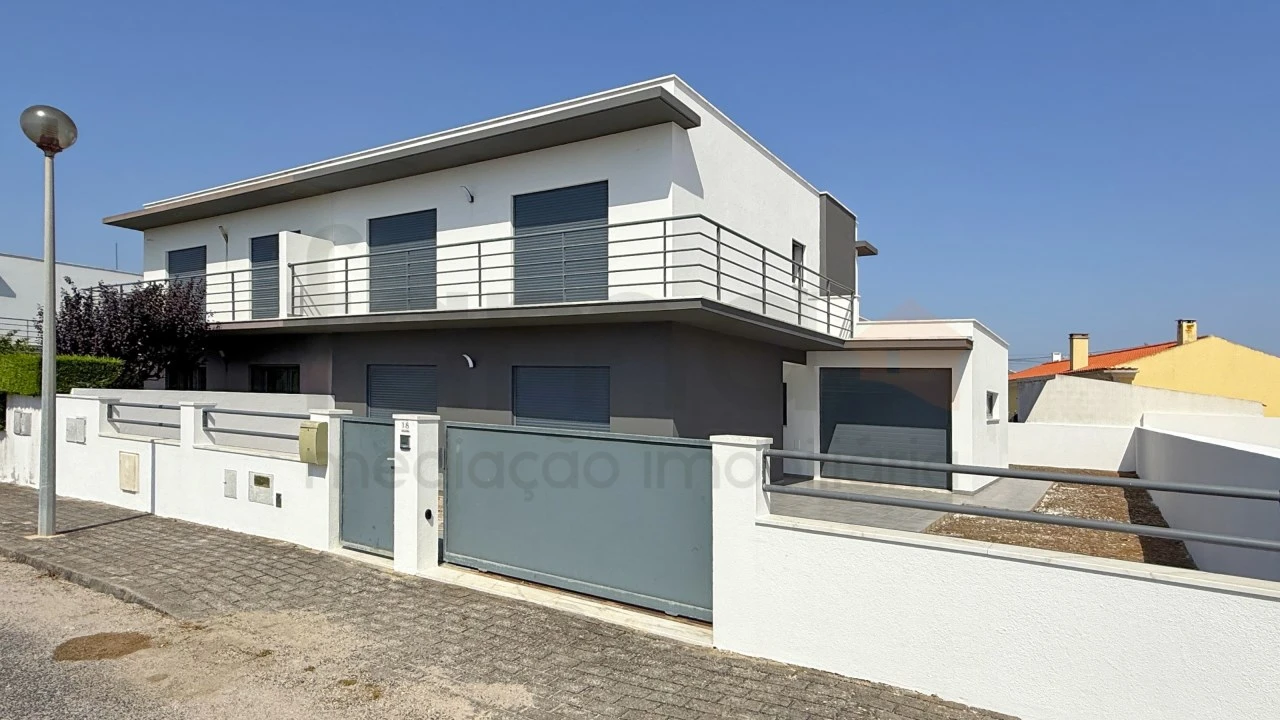 Moradia T3 para Arrendamento em Silveira Foto 1