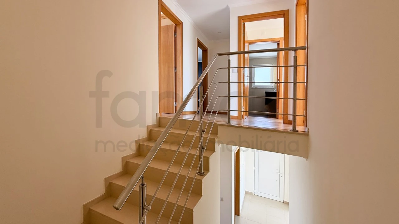 Moradia T3 para Arrendamento em Silveira Foto 30