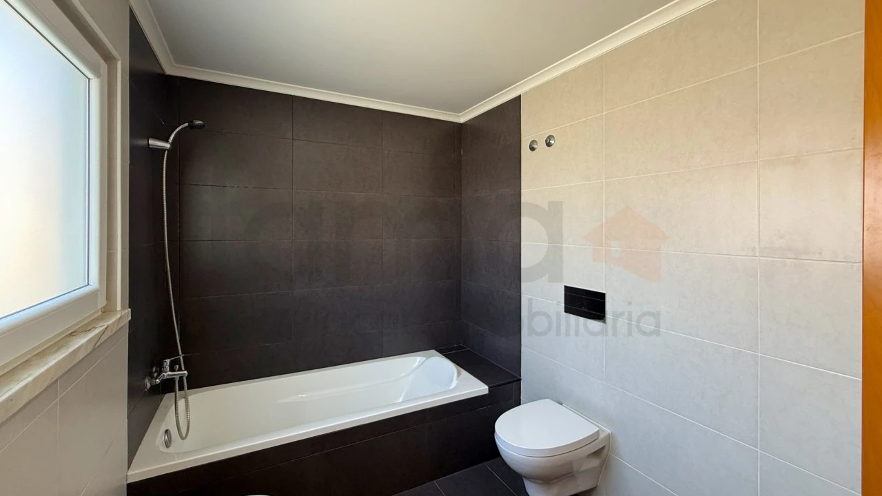 Moradia T3 para Arrendamento em Silveira Foto 32