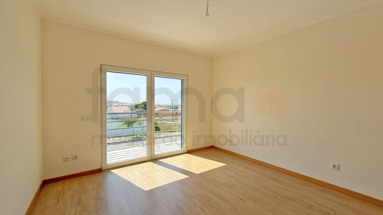 Moradia T3 para Arrendamento em Silveira Foto 33